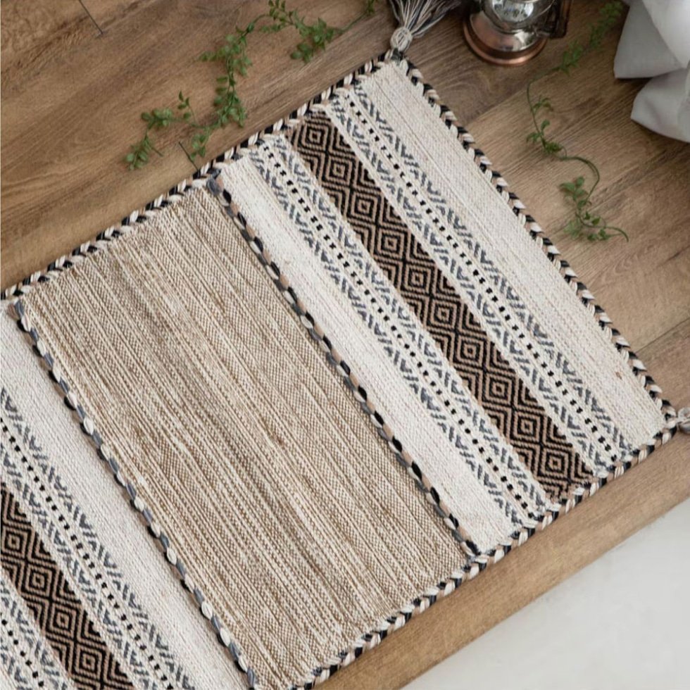 Tapis d'accent moderne en kilim indien