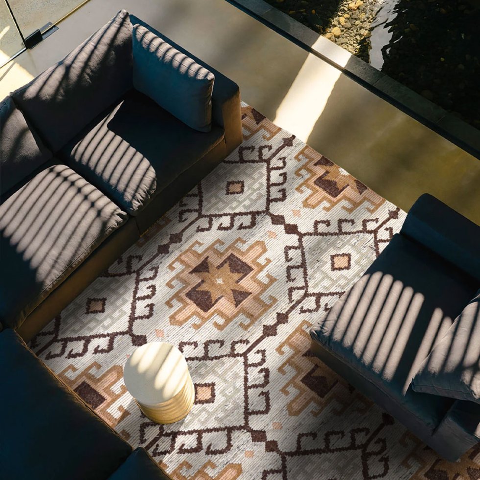 Tapis kilim beige ancien de style vintage