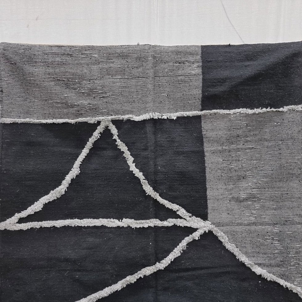 Tapis kilim marocain Zanafi noir