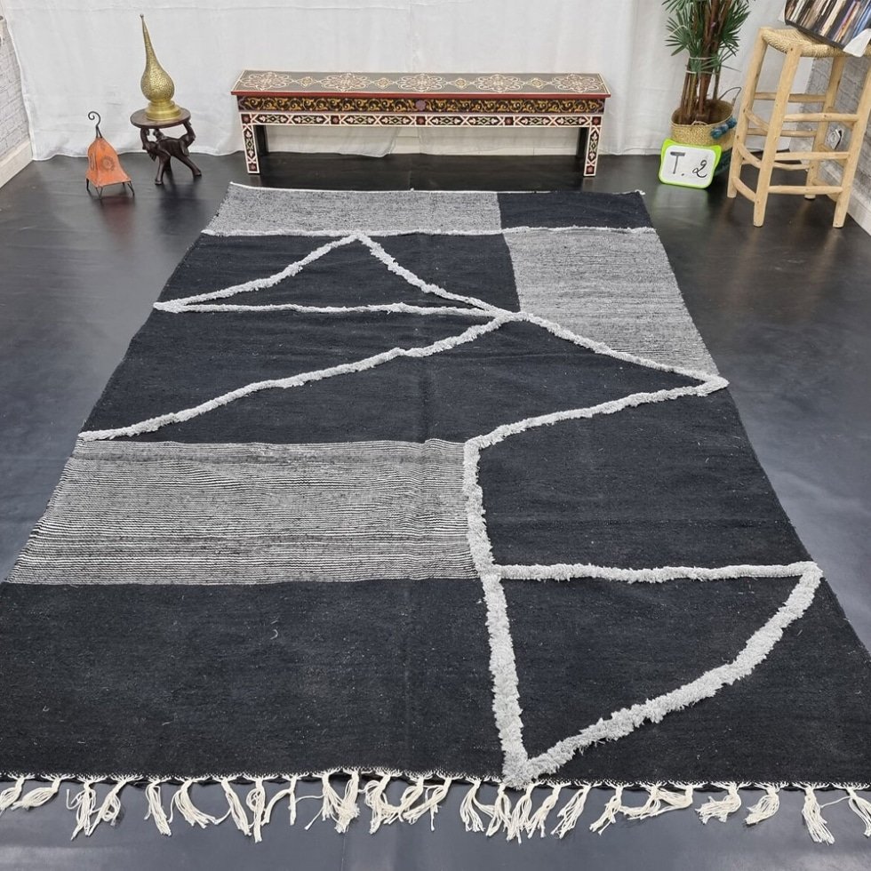 Tapis kilim marocain Zanafi noir