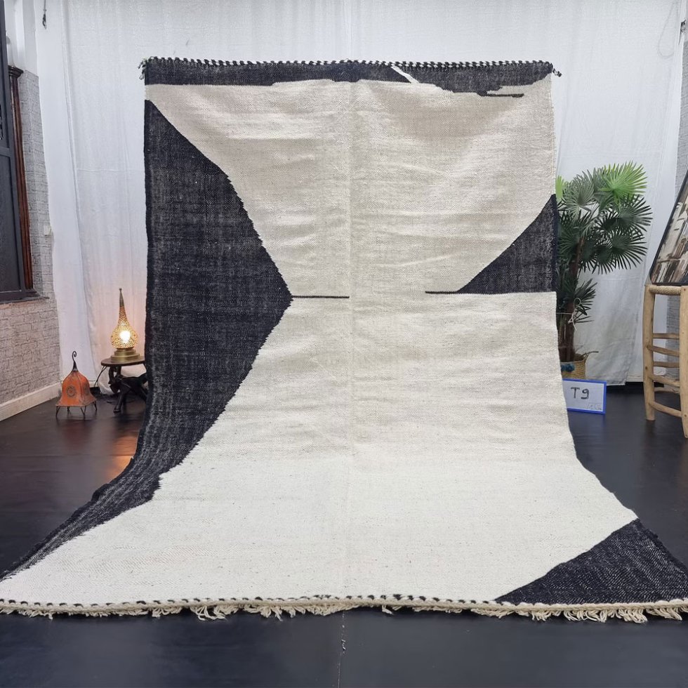 Tapis kilim marocain noir et blanc