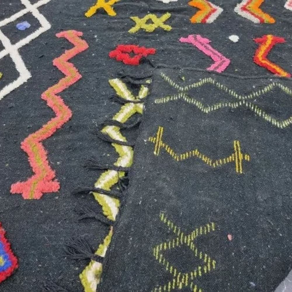 Tapis kilim berbère tribal noir Tapis kilim berbère tribal noir