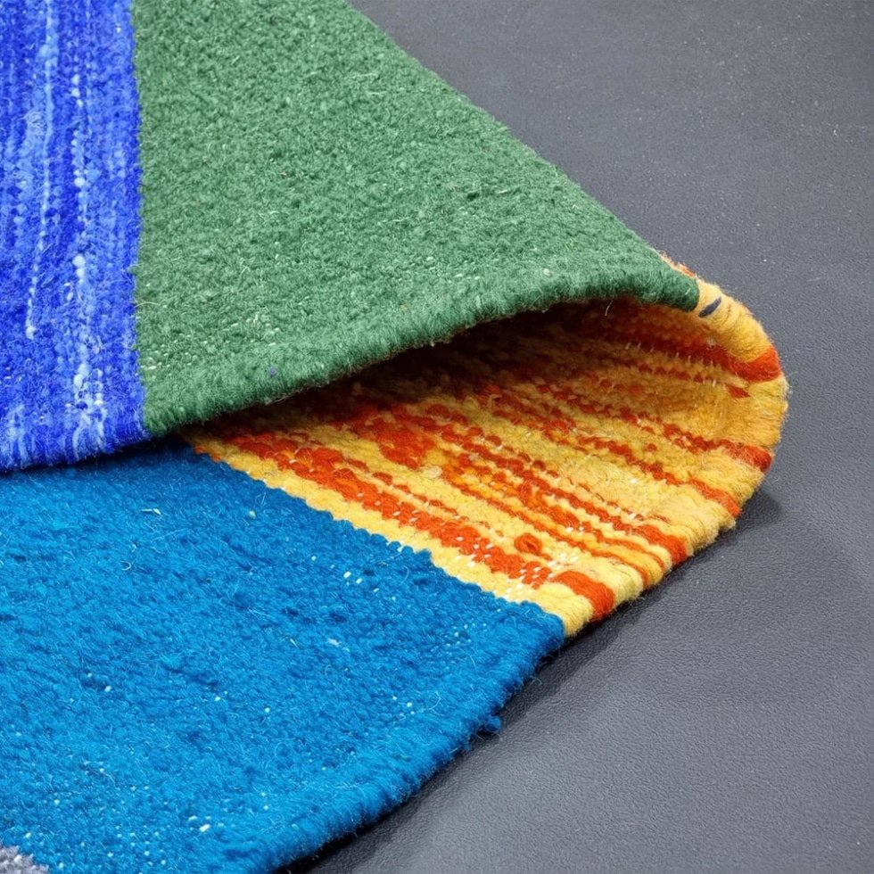 Tapis marocain en kilim aux couleurs vives