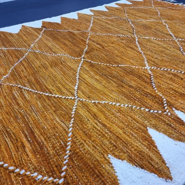 Tapis marocain en kilim camel