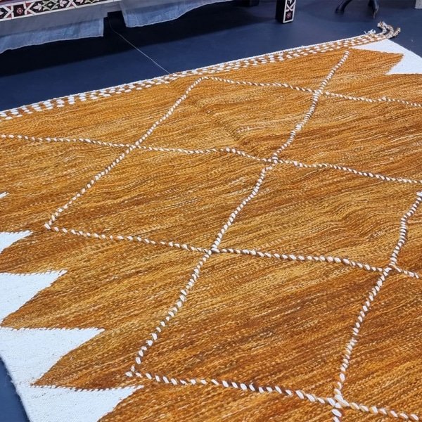 Tapis marocain en kilim camel