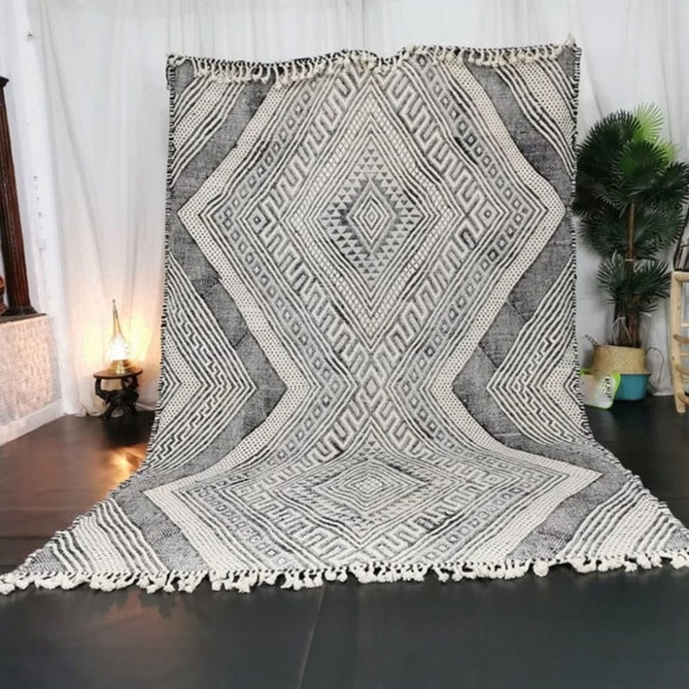 Tapis berbère géométrique kilim gris