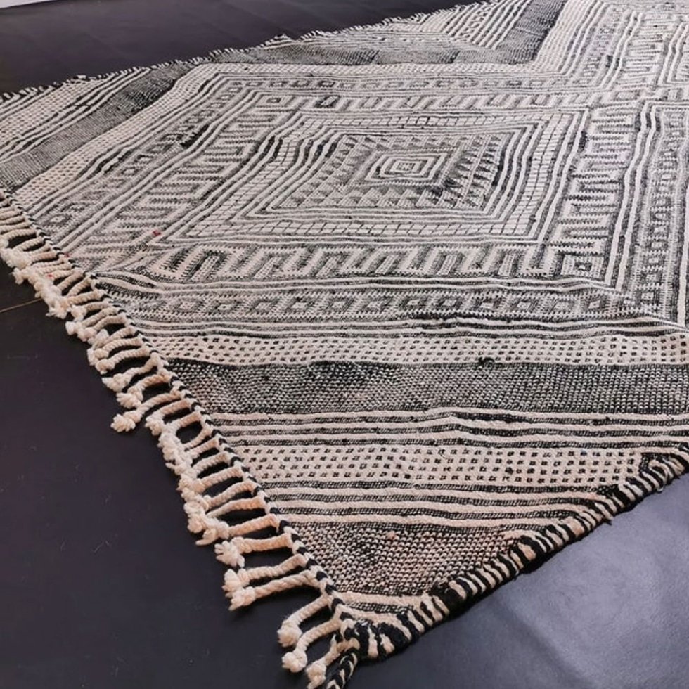 Tapis berbère géométrique kilim gris