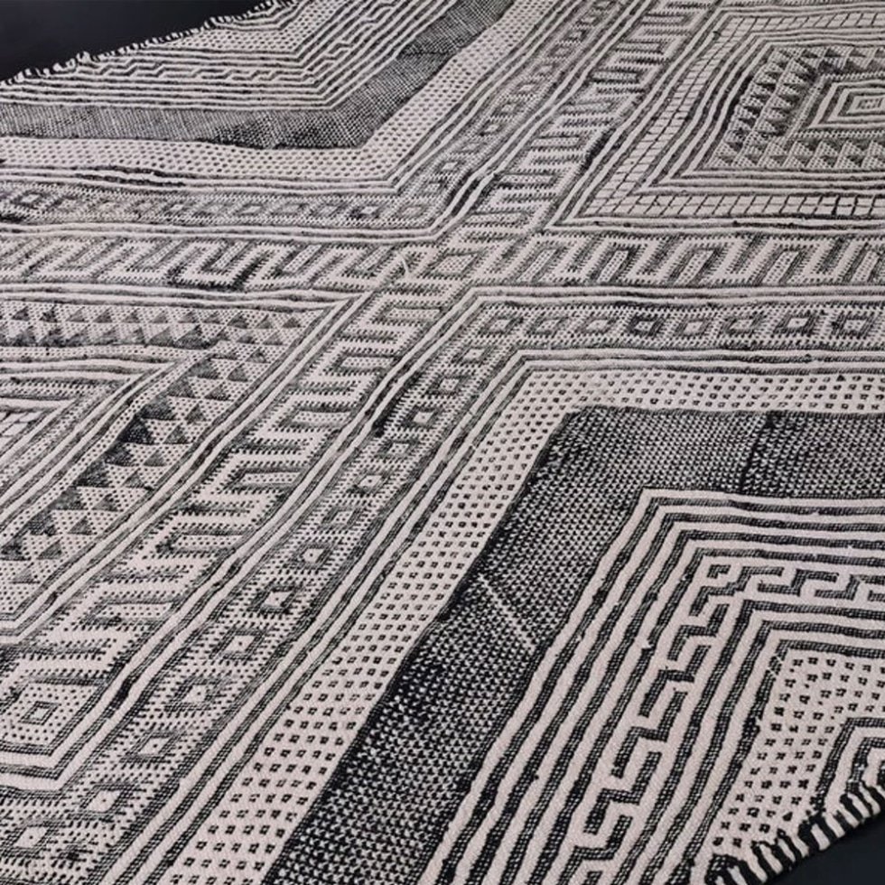 Tapis berbère géométrique kilim gris