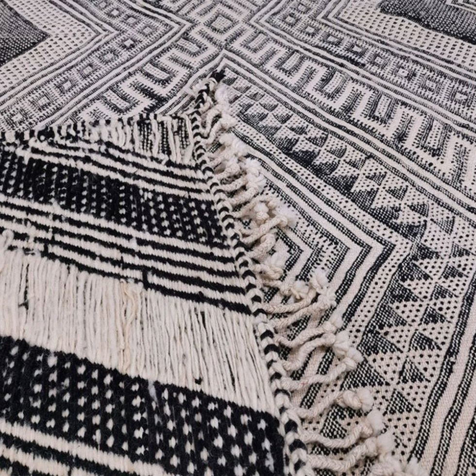 Tapis berbère géométrique kilim gris