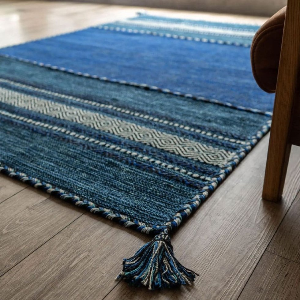 Tapis indien kilim bleu marine