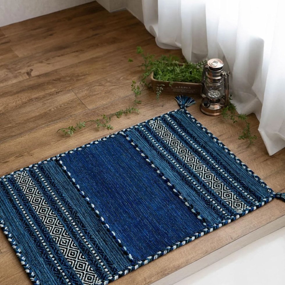 Tapis indien kilim bleu marine