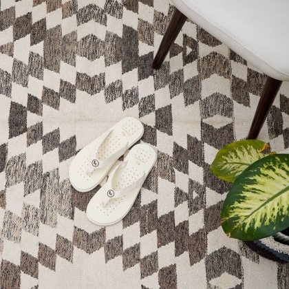 Tapis kilim gris neutre