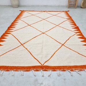 Tapis berbère Kilim orange et blanc