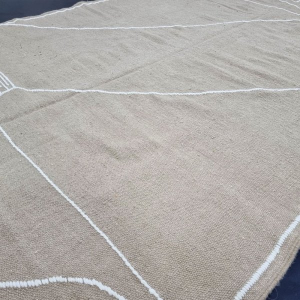 Tapis marocain en kilim beige uni
