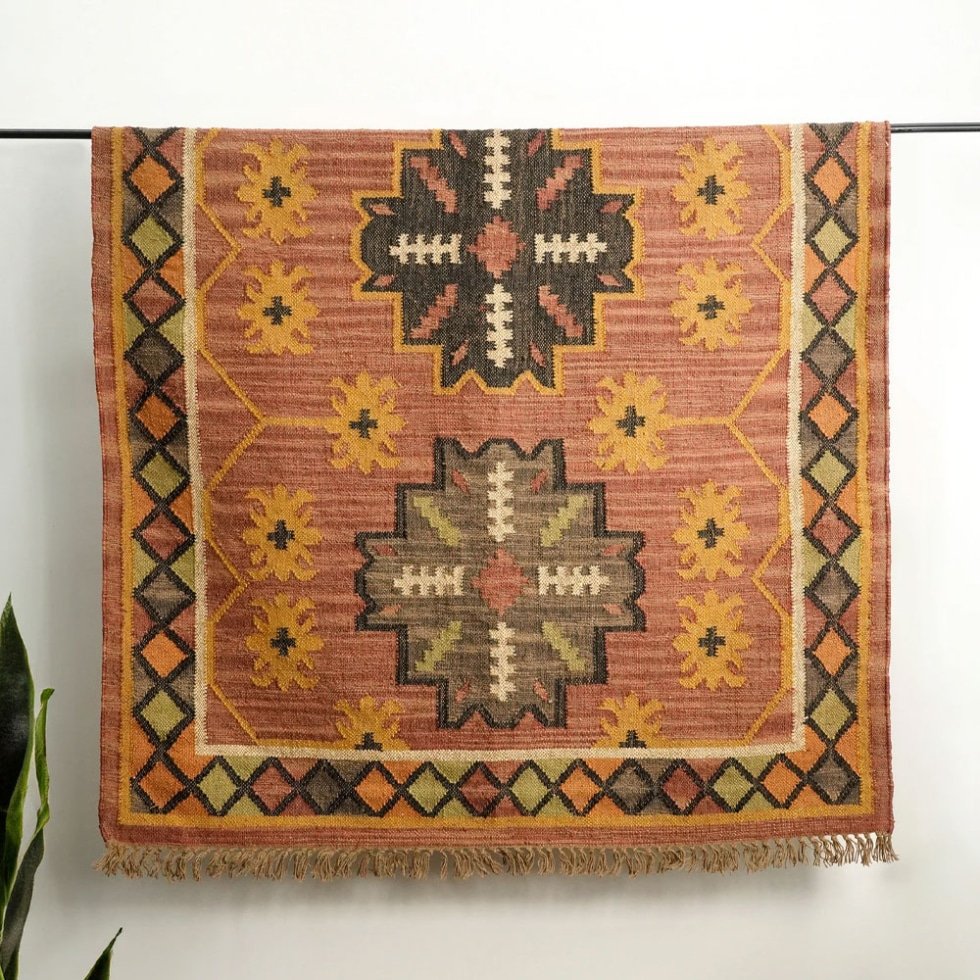 Tapis kilim rouge délavé de style navajo