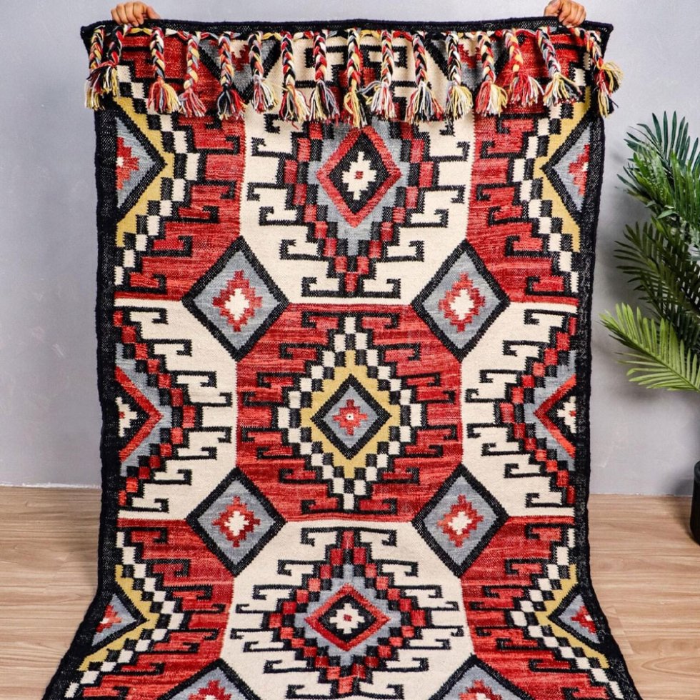 Tapis indien tribal kilim rouge