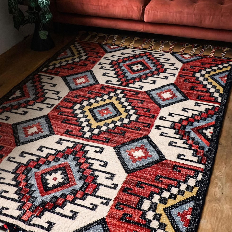 Tapis indien tribal kilim rouge
