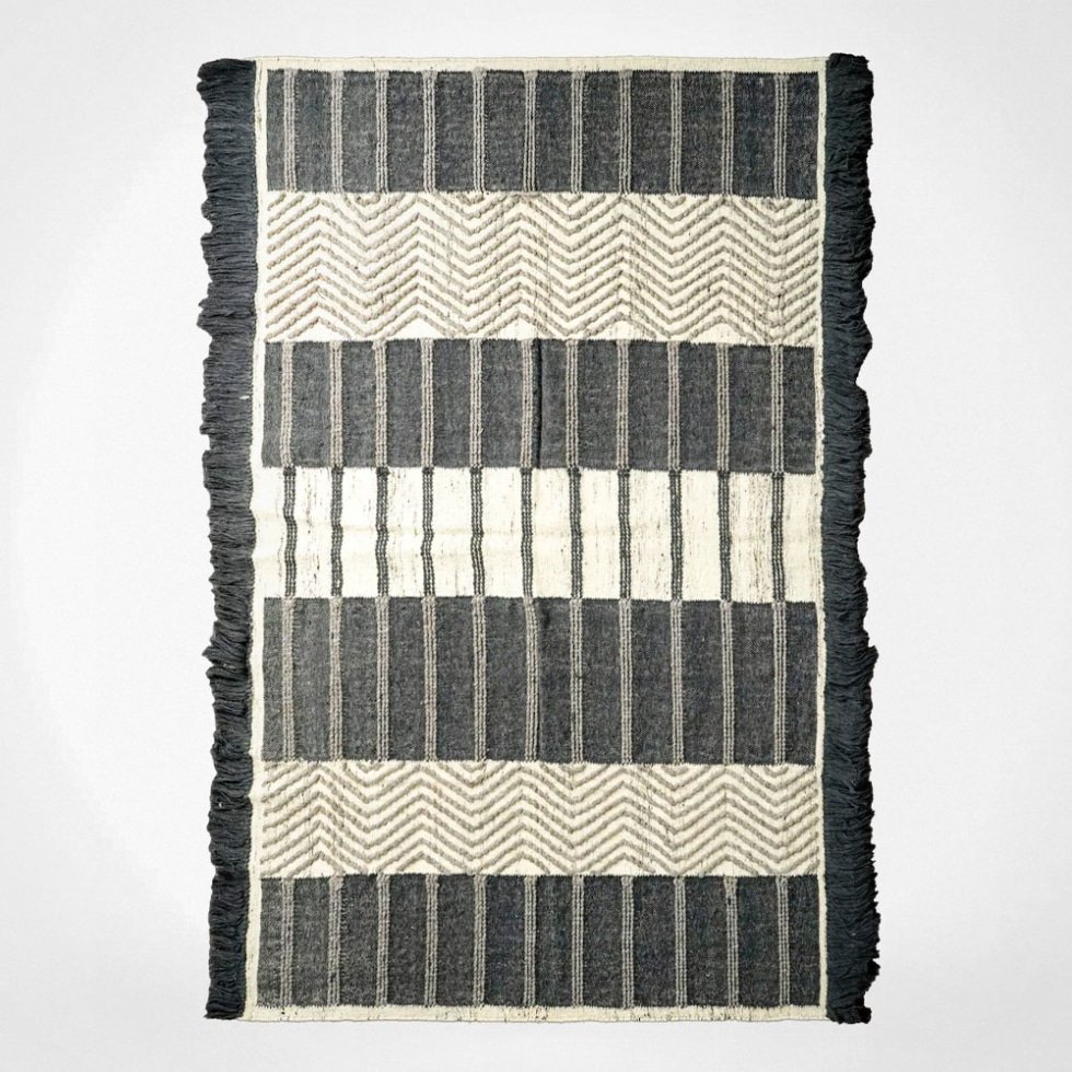 Tapis kilim noir et blanc de style scandinave