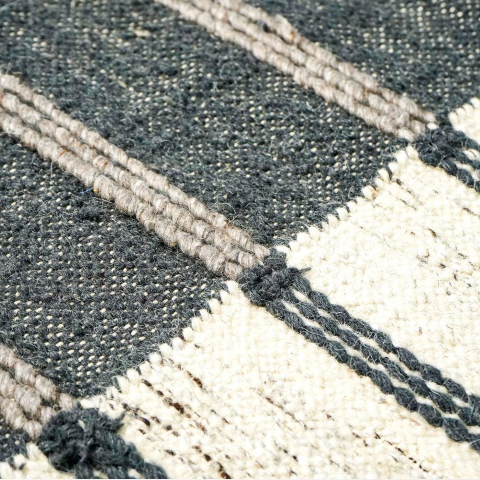 Tapis kilim noir et blanc de style scandinave