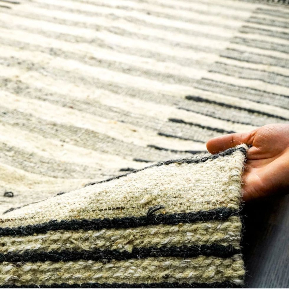 Tapis kilim rayé de style scandinave