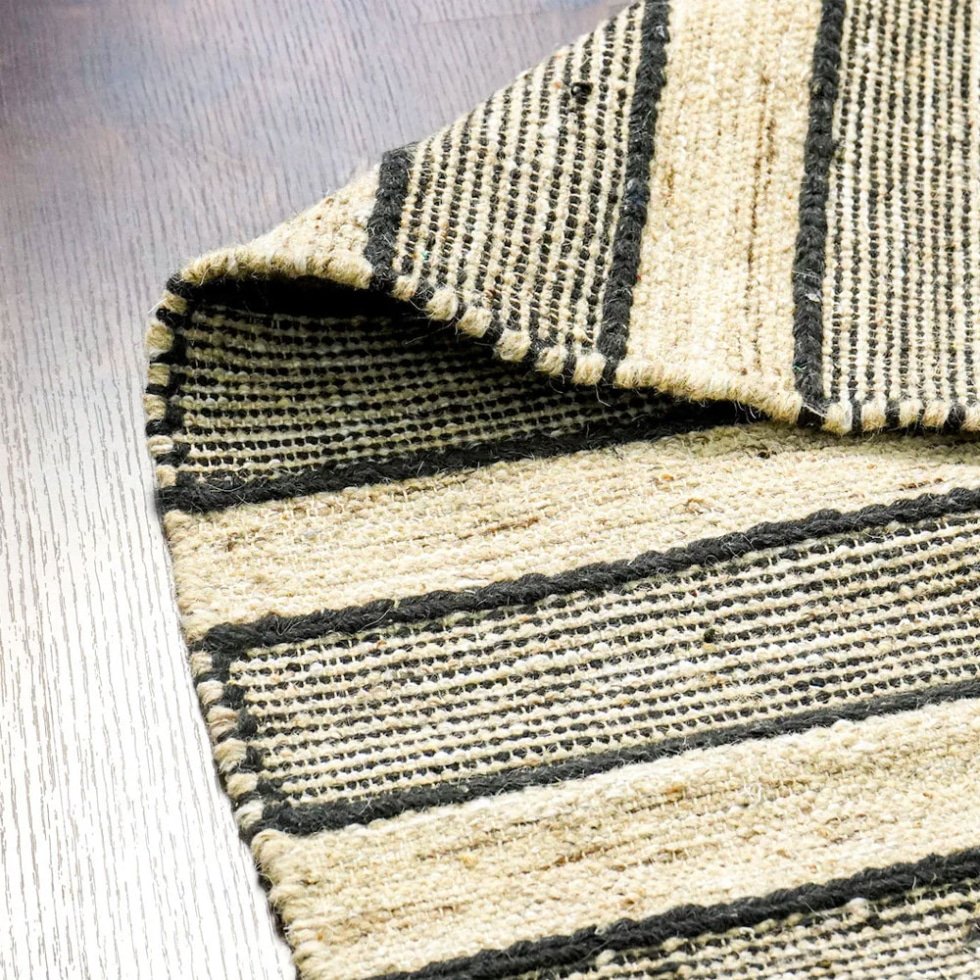Tapis kilim rayé de style scandinave