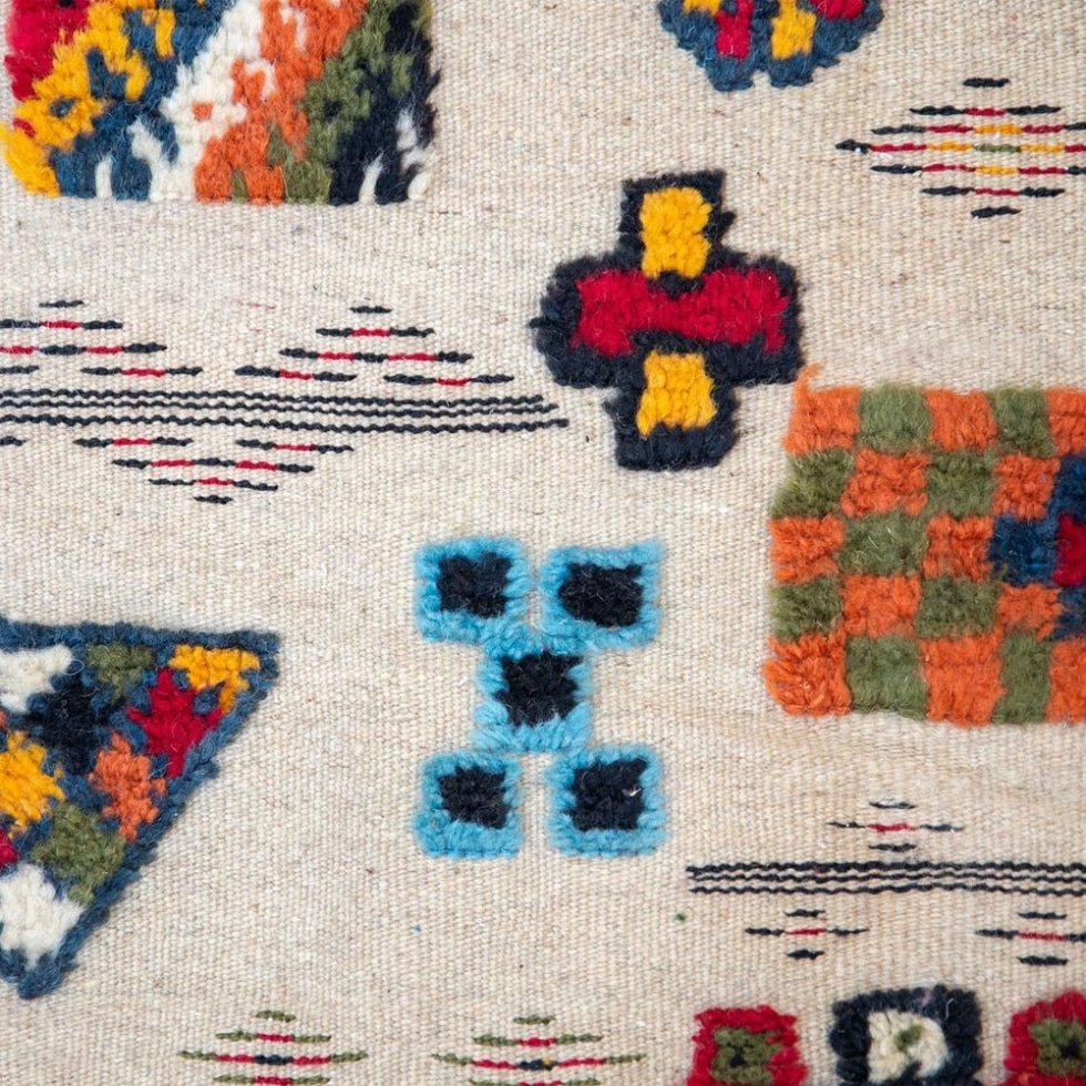 Tapis traditionnel berbère Akhnif blanc en kilim