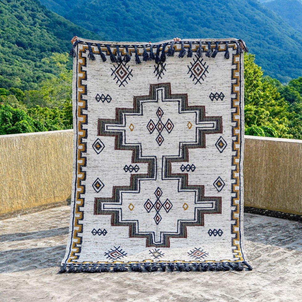 Tapis kilim tribal aztèque blanc