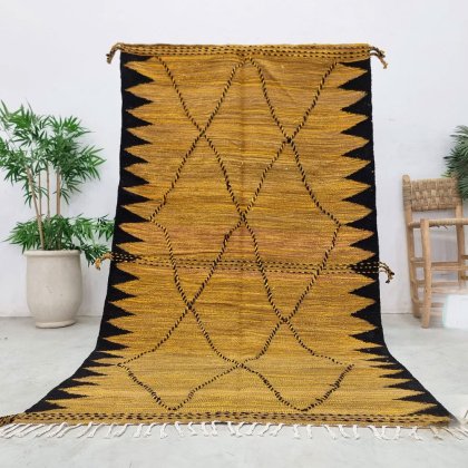 Tapis kilim marocain jaune et noir