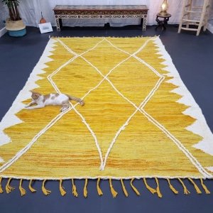 Tapis kilim marocain jaune et blanc