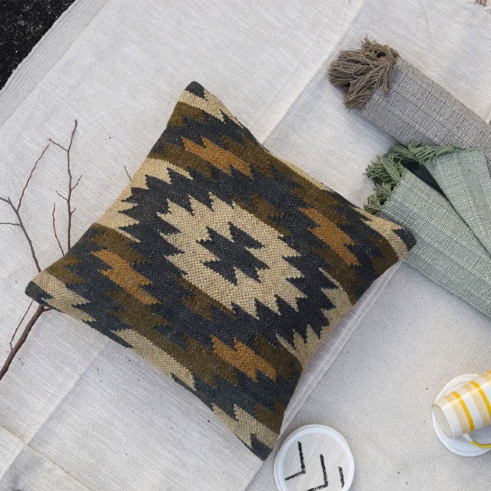 Coussins en kilim tribal