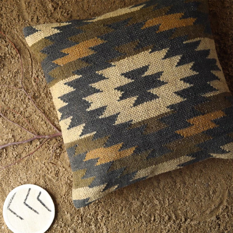 Coussins en kilim tribal