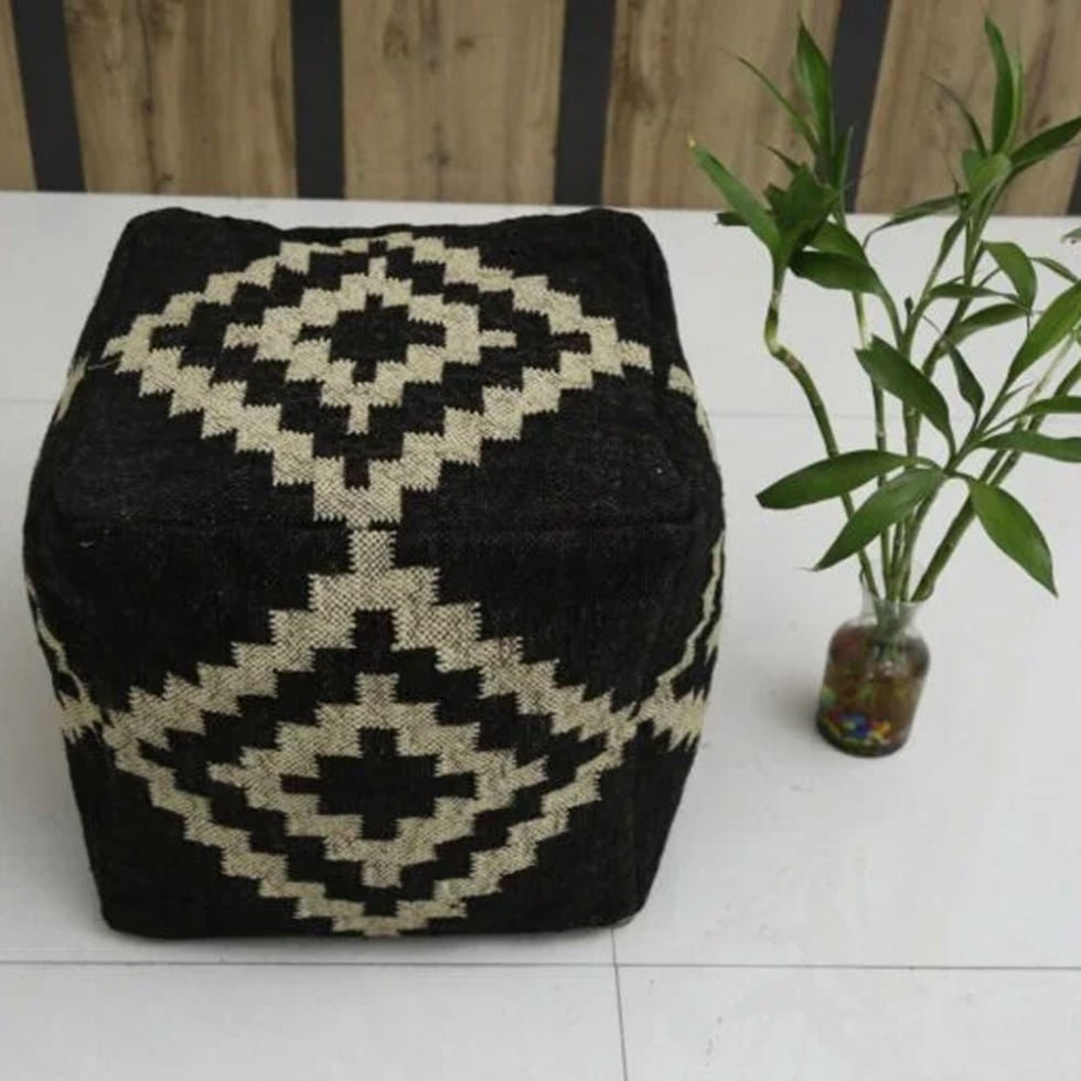 Pouf Kilim à motifs de diamants noirs