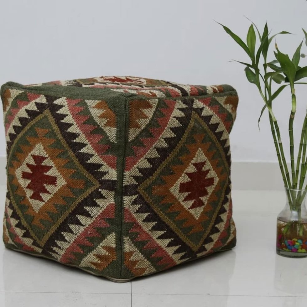 Pouf Kilim vert à motifs de diamants