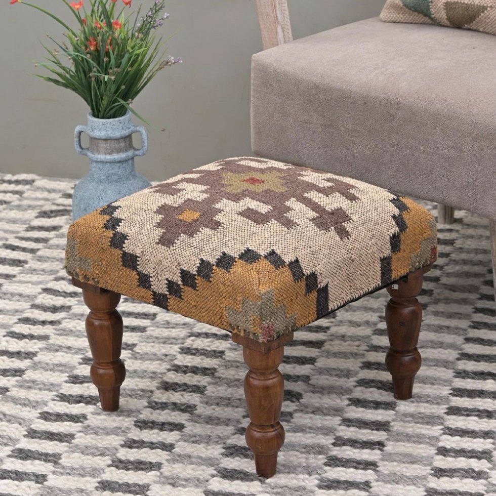 Tabouret kilim carré ivoire orné ottoman