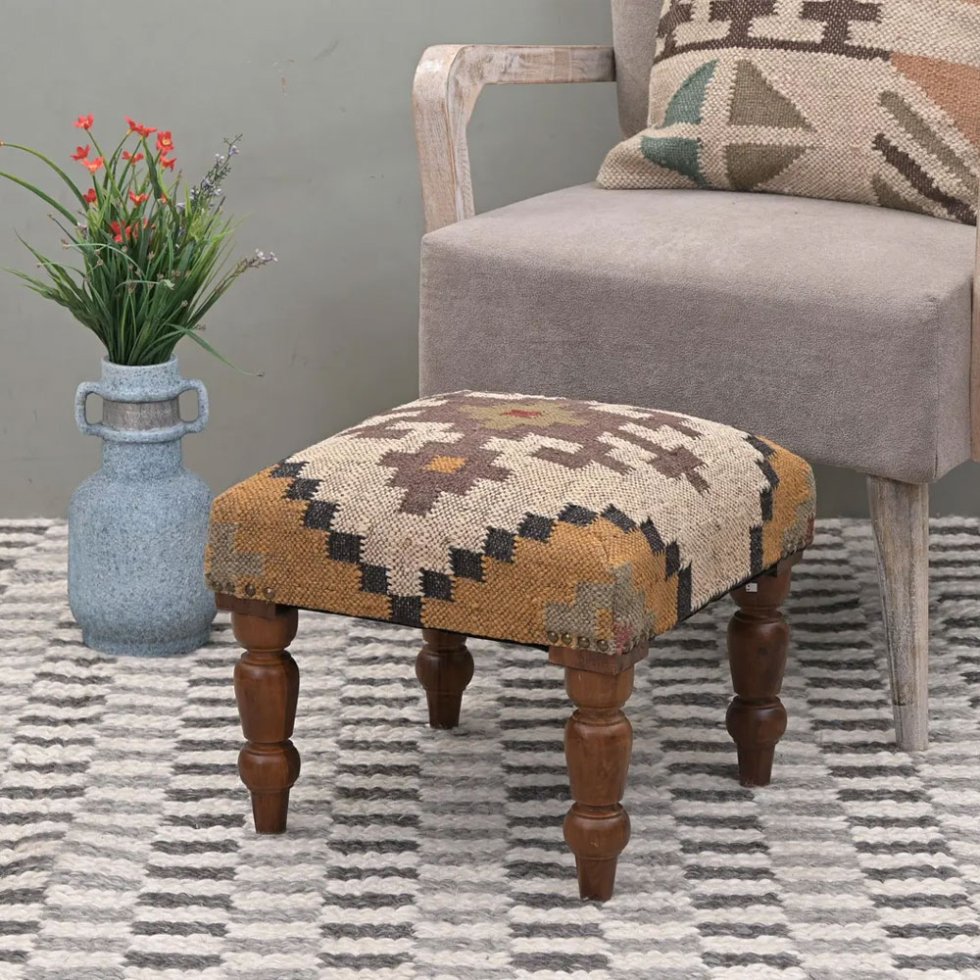 Tabouret kilim carré ivoire orné ottoman