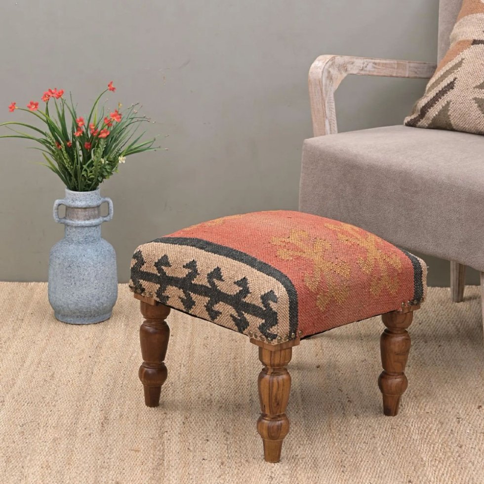 Tabouret ottoman en kilim carré orange