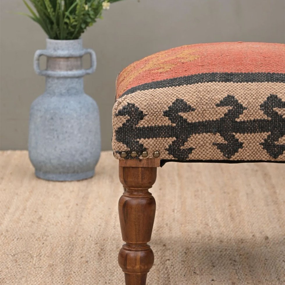 Tabouret ottoman en kilim carré orange