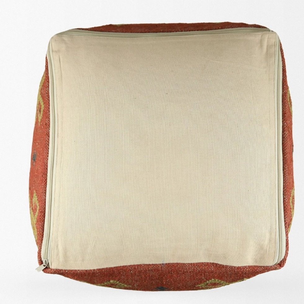 Pouf en laine rouge
