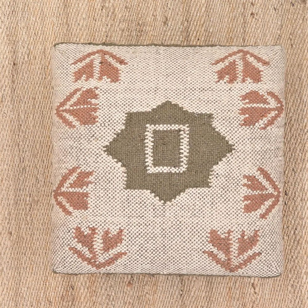 Petit tabouret ottoman en kilim carré blanc Petit tabouret ottoman en kilim carré blanc