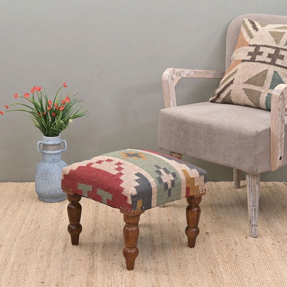 Tabouret rembourré en kilim carré Tabouret rembourré en kilim carré