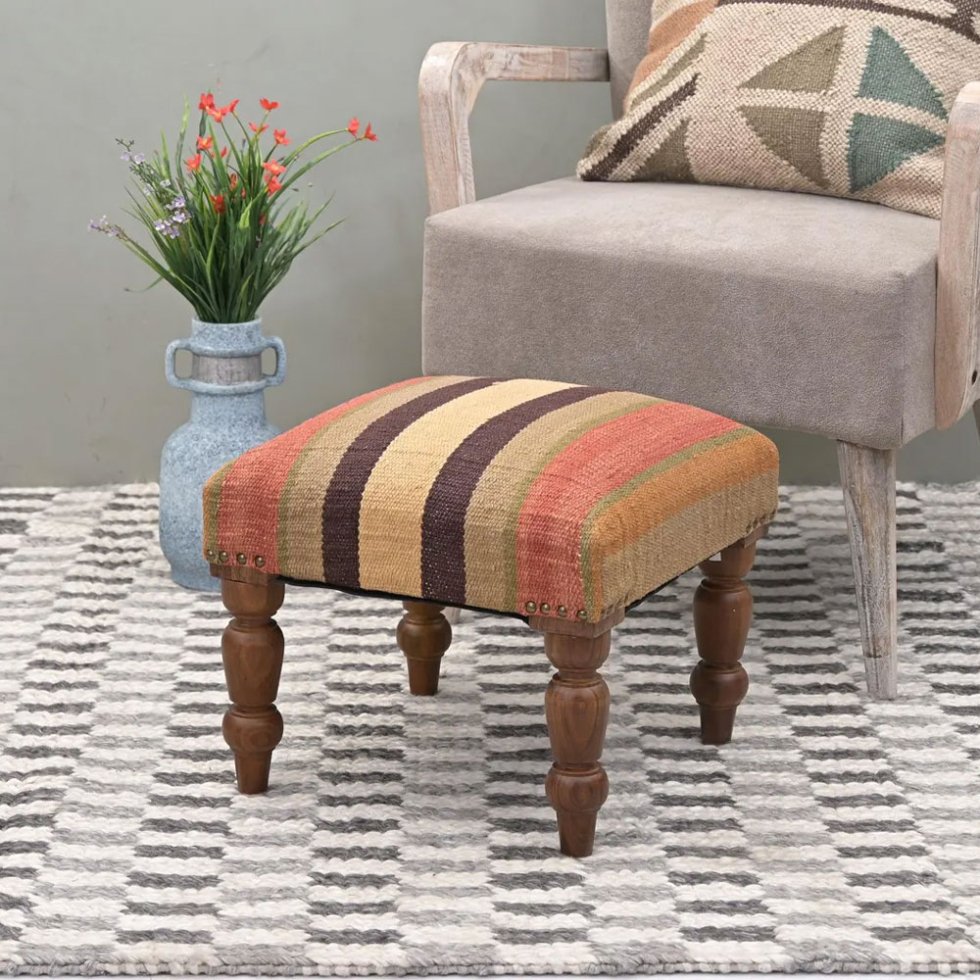 Tabouret ottoman en kilim rayé carré