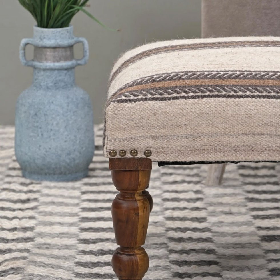 Tabouret pouf ottoman kilim carré en laine