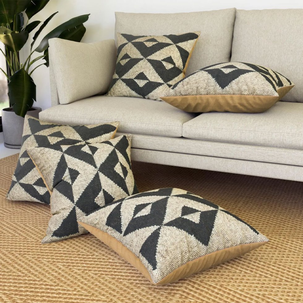 Coussins en kilim noir et blanc
