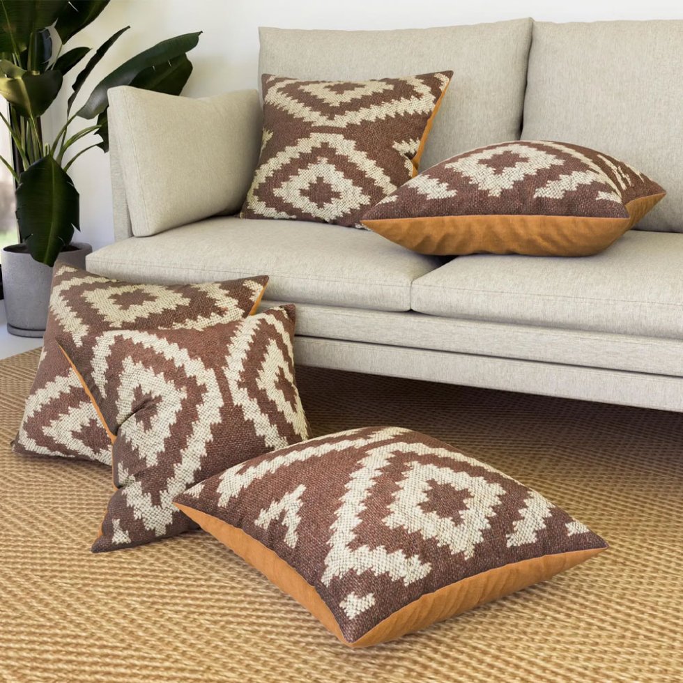 Coussins kilim en diamant marron