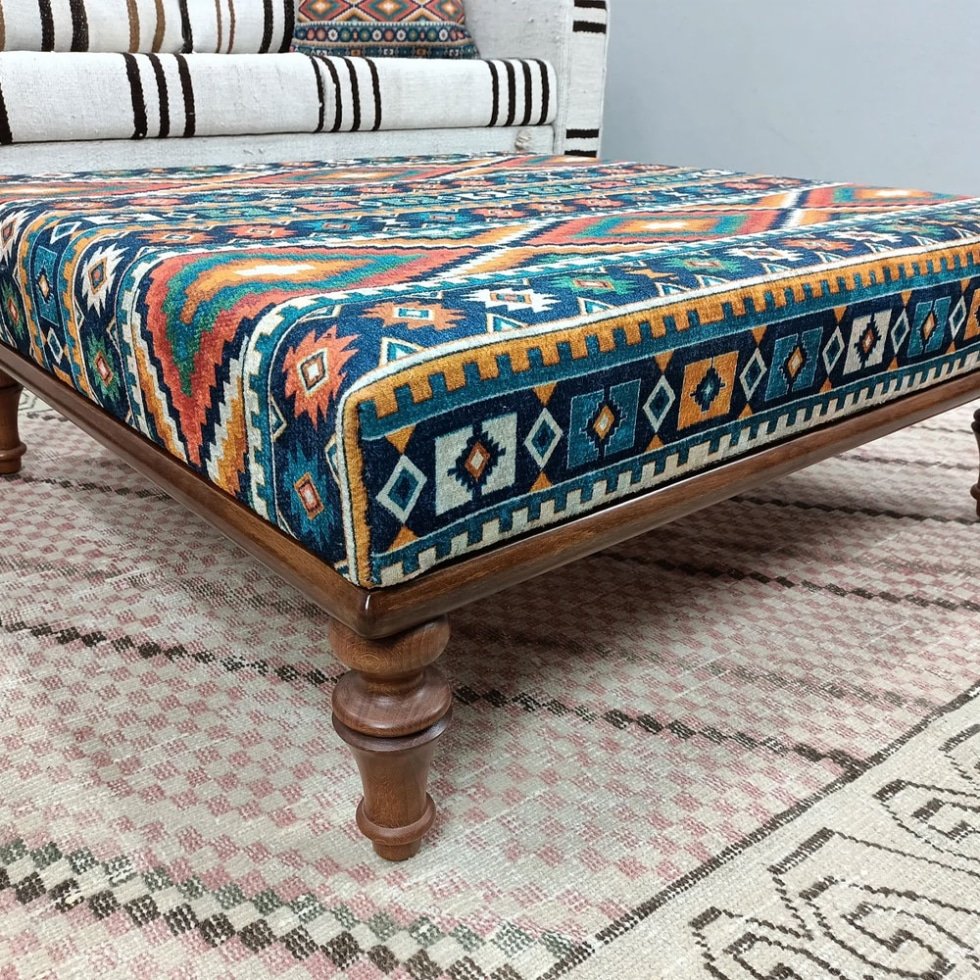 Table basse ottomane en kilim turc vert
