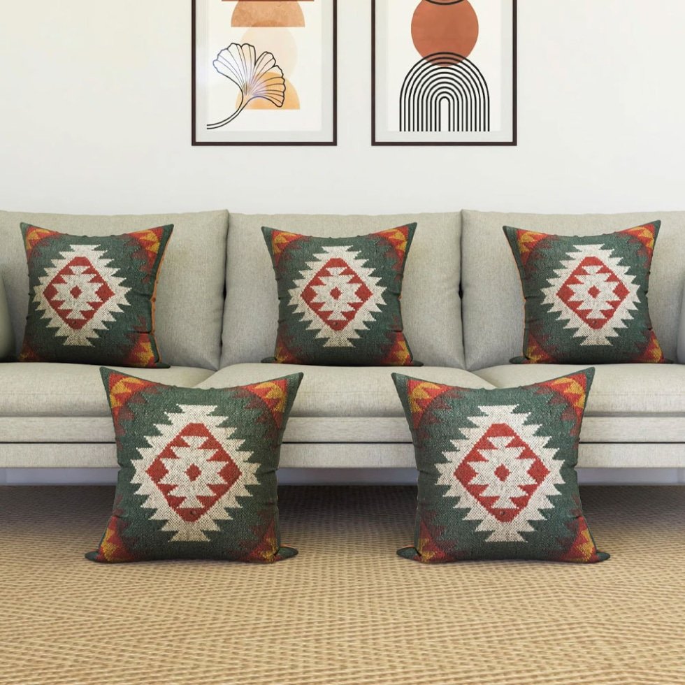 Coussins kilim ornés verts