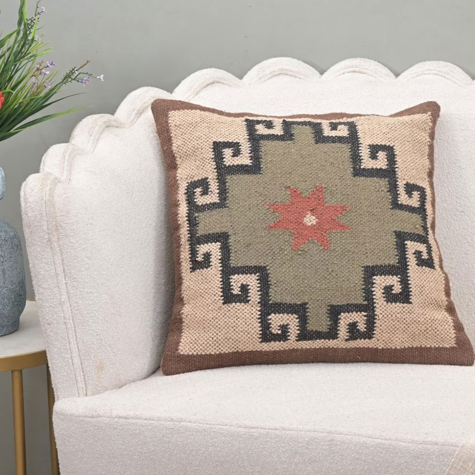 Coussin kilim orné tissé à la main