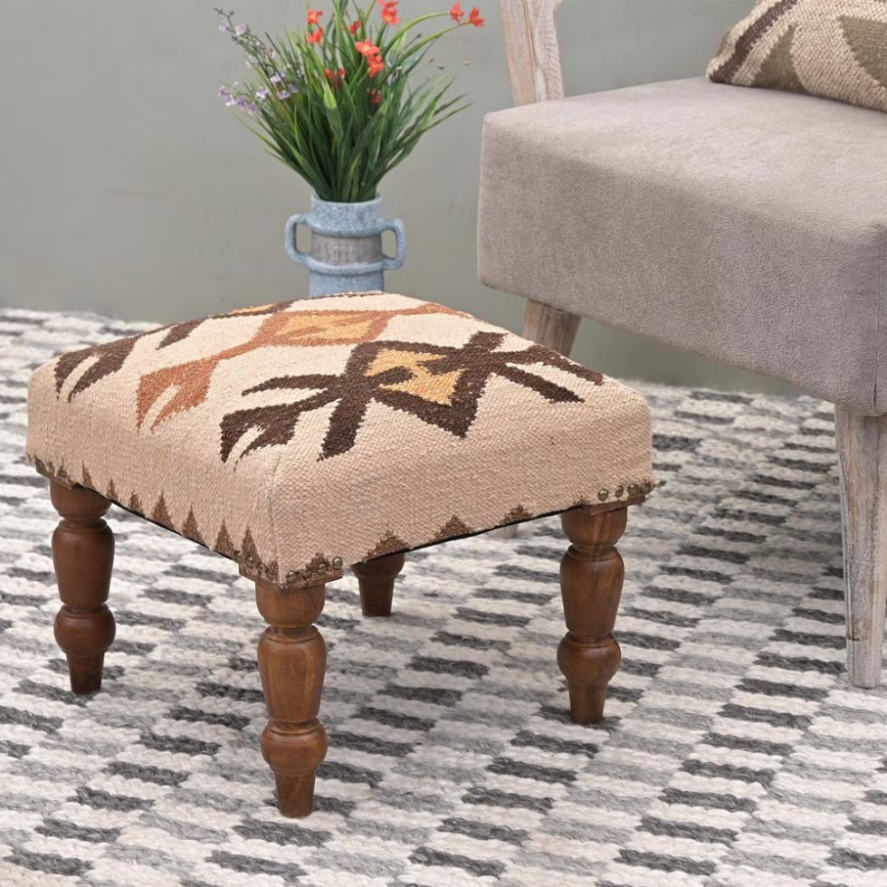 Pouf ottoman en kilim tribal ivoire