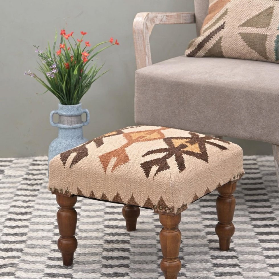 Pouf ottoman en kilim tribal ivoire