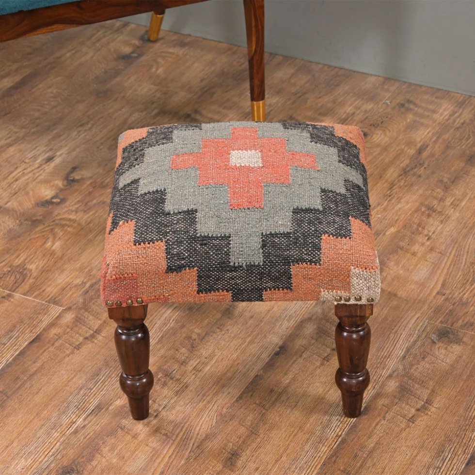 Tabouret kilim géométrique multicolore ottoman